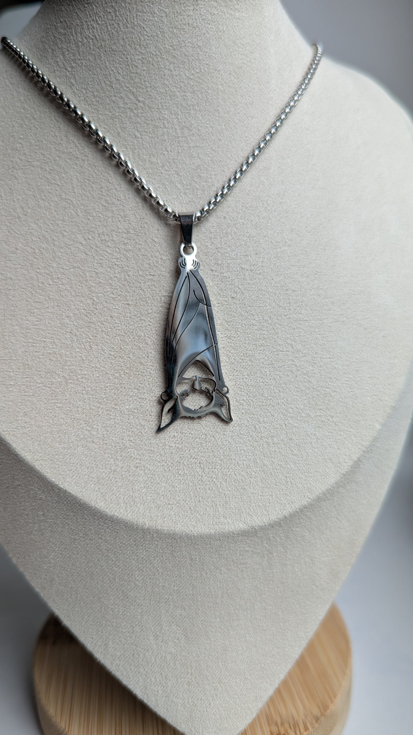 Hängende Fledermaus Halskette | Edelstahl | Gothic Schmuck | Witchy Kette | Vampir Schmuck