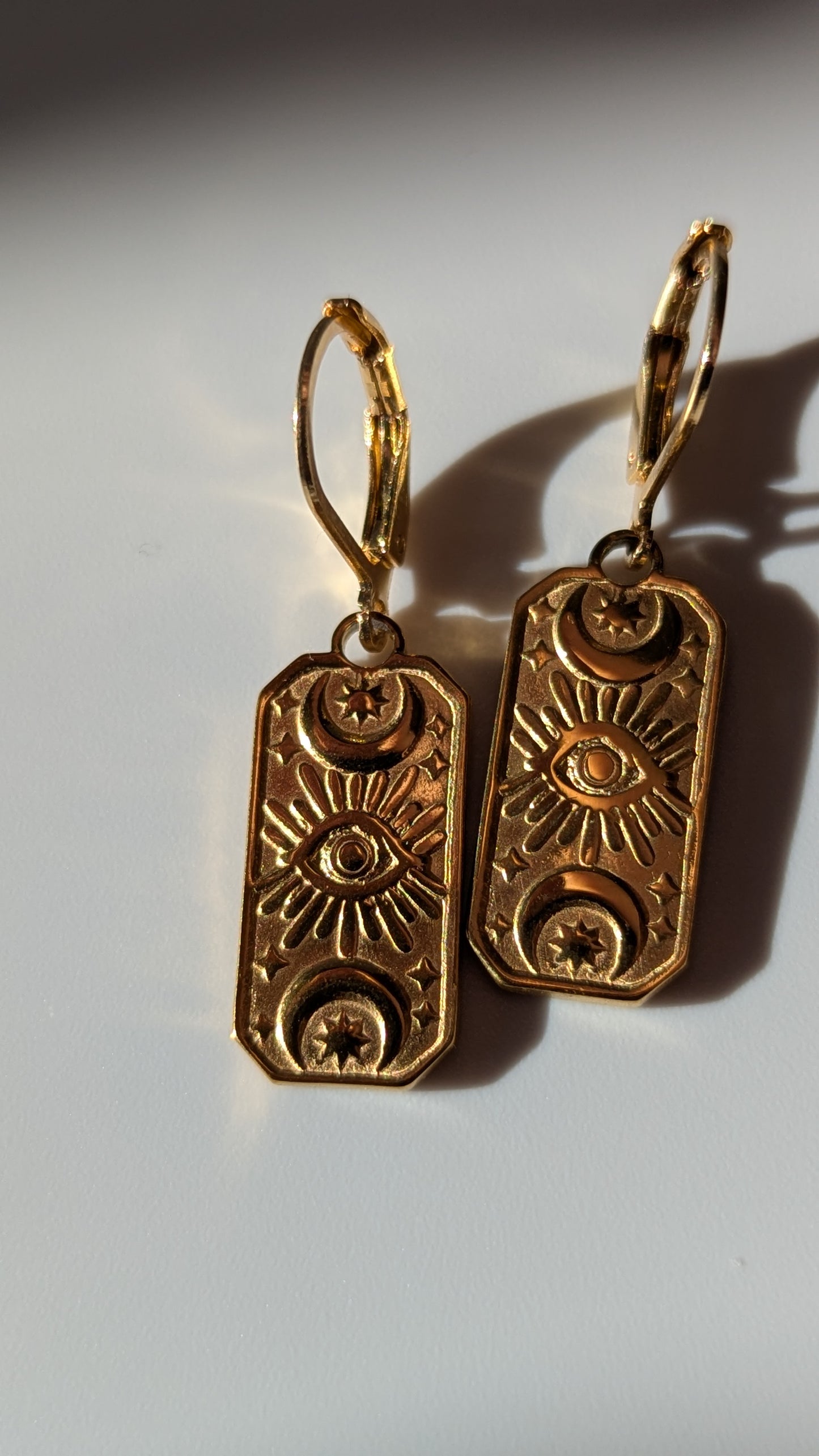 Goldene Edelstahl Ohrringe – Mystisches Auge, Mond & Sterne | Boho Tarot Schmuck