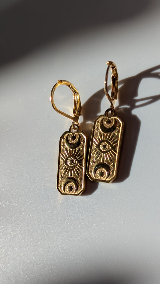 Goldene Edelstahl Ohrringe – Mystisches Auge, Mond & Sterne | Boho Tarot Schmuck