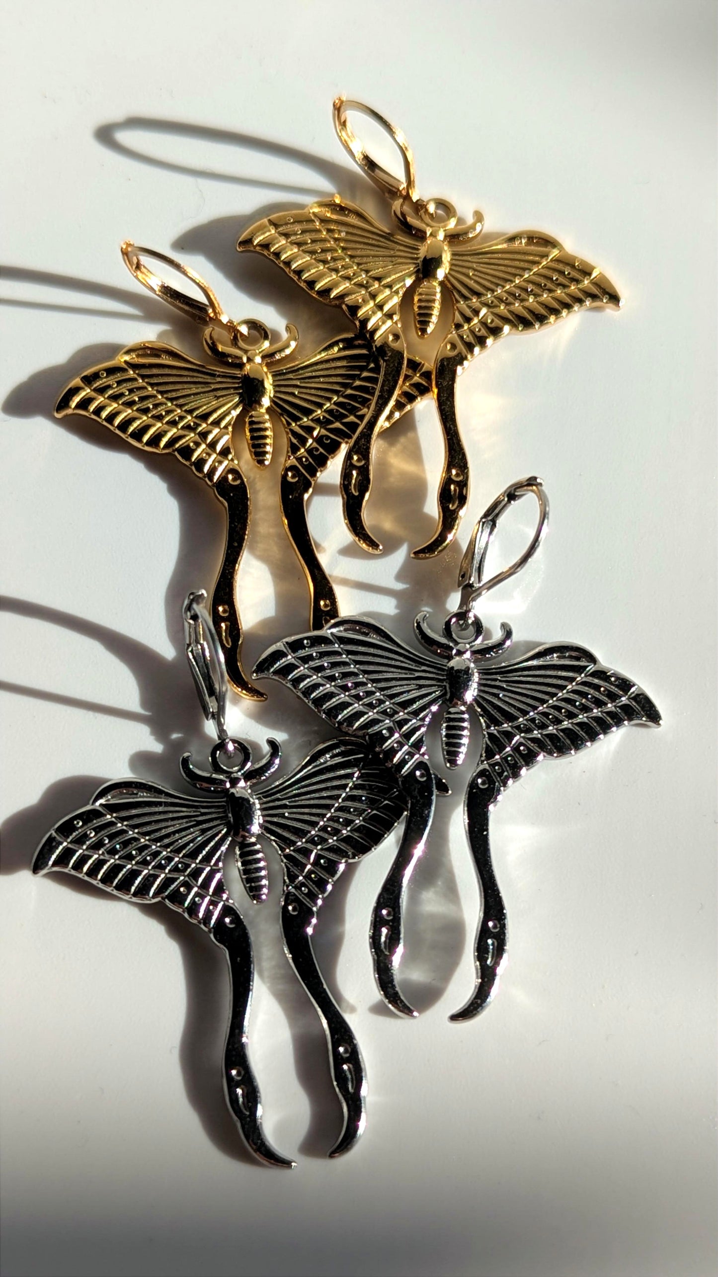 Edelstahl Ohrringe Schmetterling/Motte – Gold oder Silber