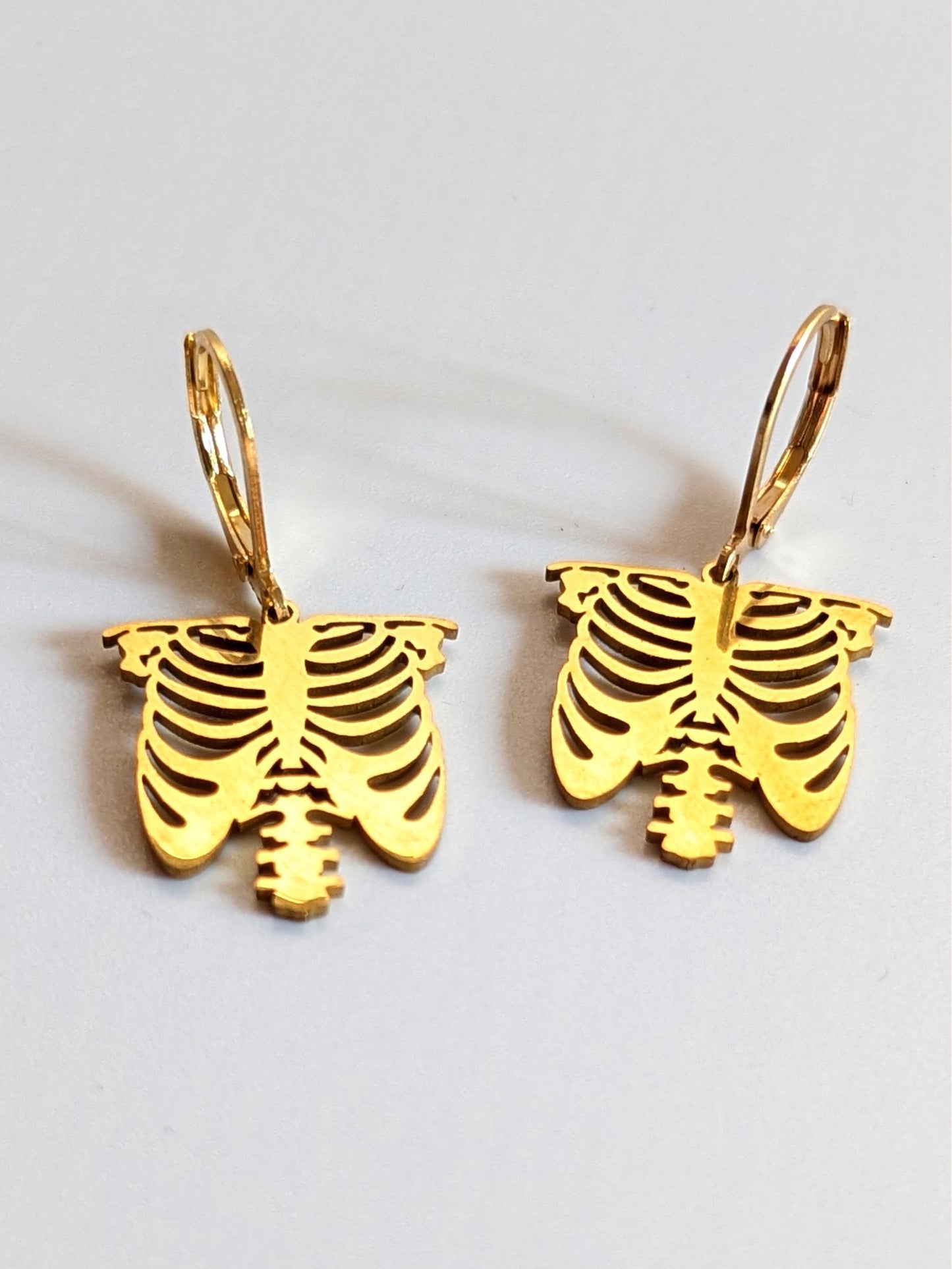 Goldene Brustkorb-Ohrringe – Anatomie Schmuck | Gothic & Halloween Statement Earrings