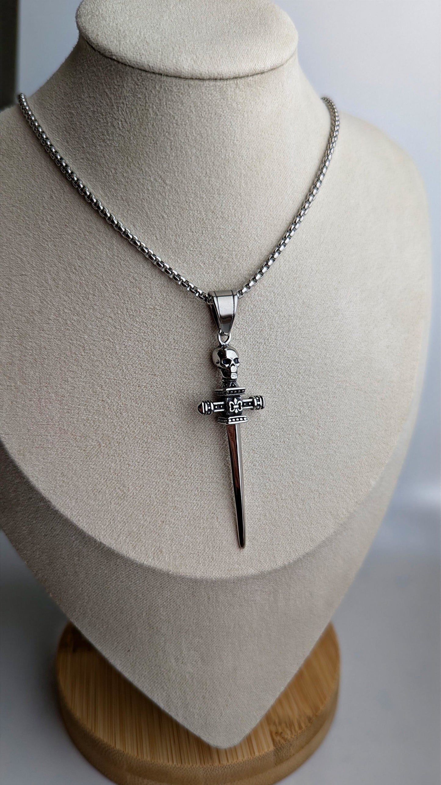 Totenkopf Schwert Halskette Silber | Edelstahl | Gothic Schmuck | Skull Kette