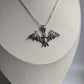 Fledermaus Halskette Silber | Bat Anhänger Edelstahl | Gothic Schmuck | Witchy Halloween Kette | Vampir Schmuck | Verstellbar 45+5cm