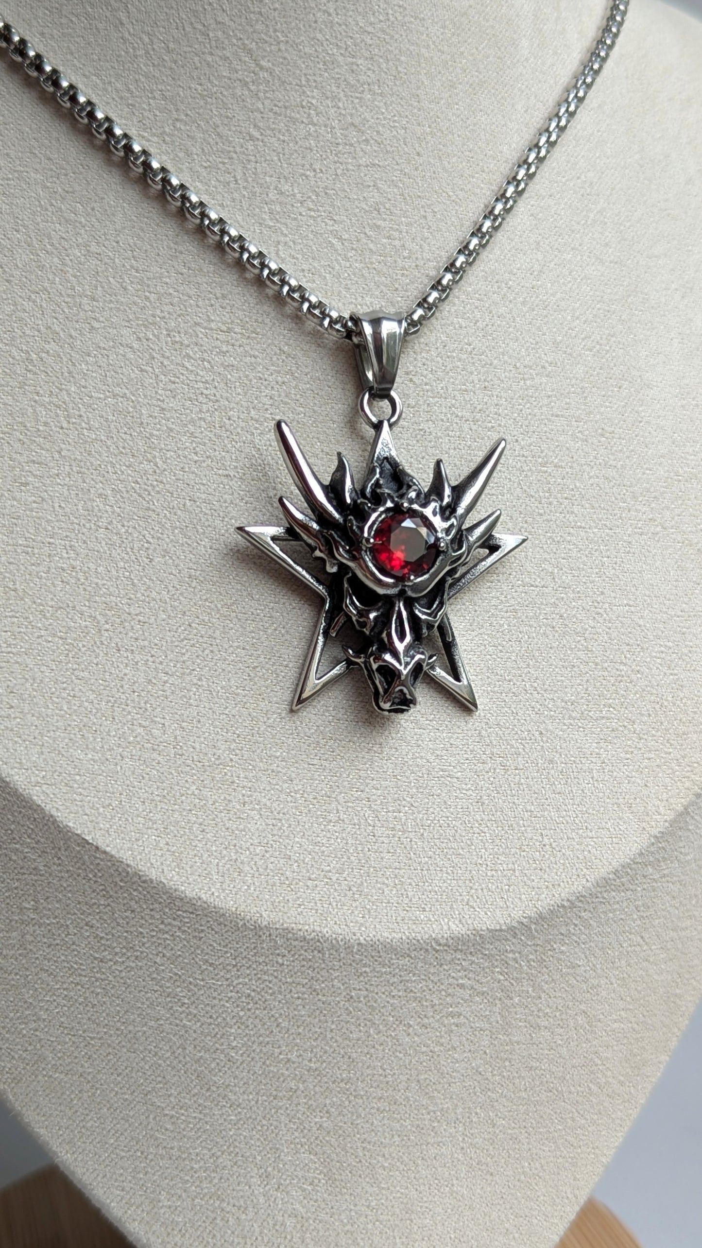 Drachen-Pentagramm Halskette – Gothic Fantasy Schmuck aus 316 Edelstahl mit rotem Glasstein